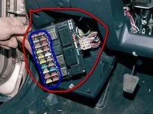 Где находятся предохранители ВАЗ 2110?