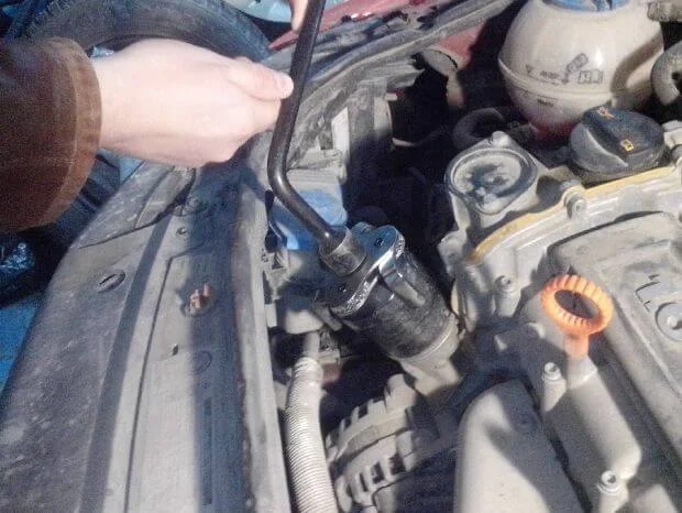 замена масла двигателя Поло седан