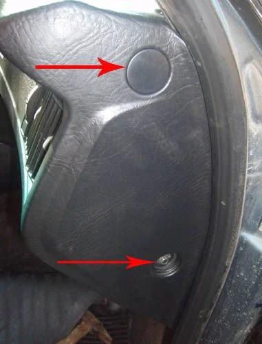 снятие заглушек на панели Ауди 80