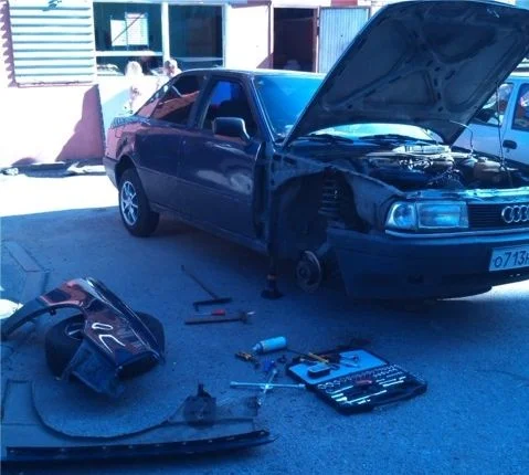 снятие крыла Ауди 80