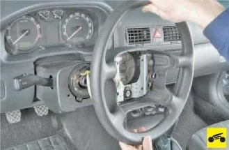 Снятие рулевого колеса со шлицов на Шкода Октавия