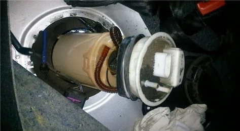 Снятие бензонасоса Шкода Октавия