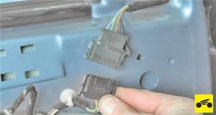 колодка жгута проводов бокового зеркала Шкода Октавия