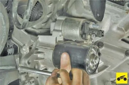 Снятие стартера Шкода Октавия