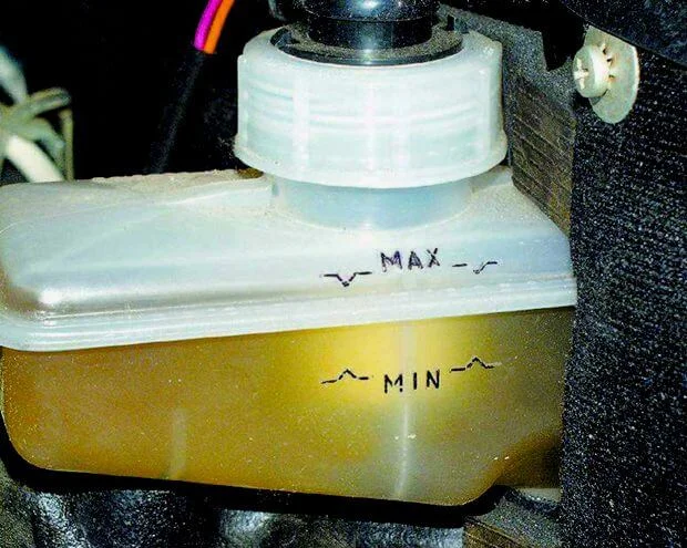 Замена тормозной жидкости Приоры