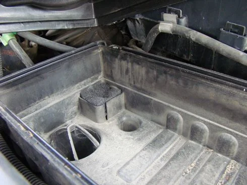 Как поменять воздушный фильтр Форд Фокус 1?