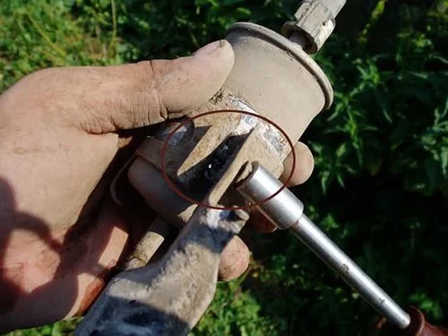 Как заменить фильтр топлива Форд Фокус