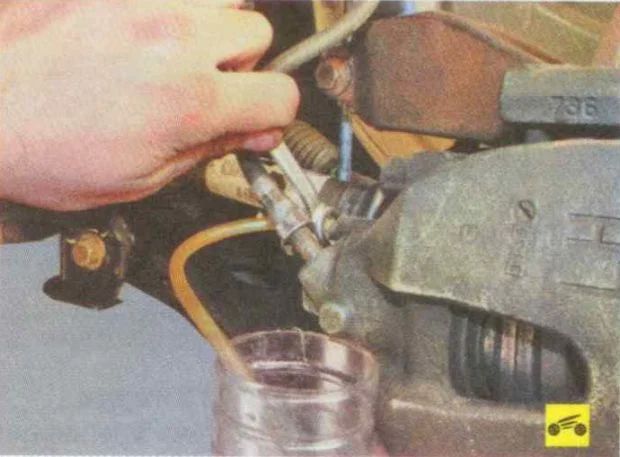 Как поменять тормозную жидкость Форд Фокус