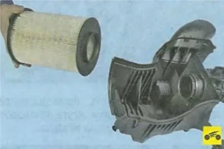 Как поменять воздушный фильтр Форд Фокус 3?