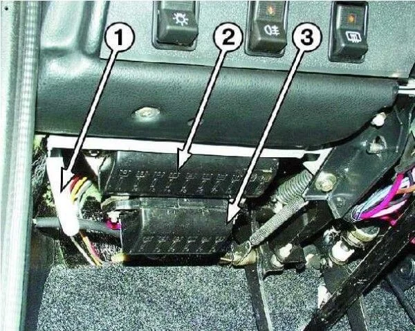 Блоки предохранителей ВАЗ 2106