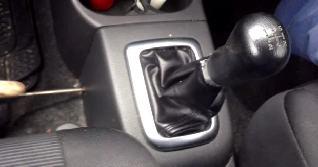 Как подтянуть ручной тормоз Suzuki Grand Vitara