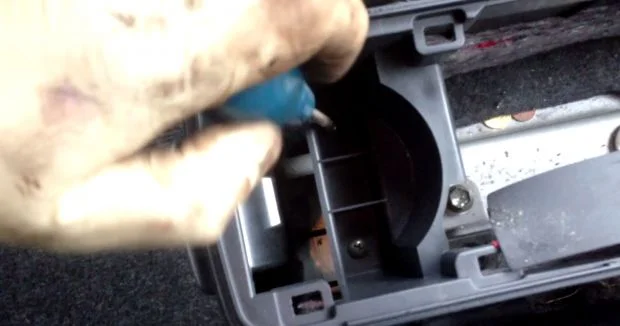 Как подтянуть ручной тормоз Suzuki Grand Vitara