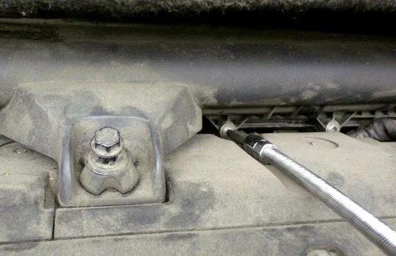 как поменять фильтр двигателя Пежо 308