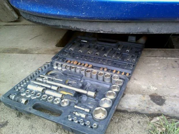 набор ключей чтобы снять стартер на Пежо 307 набор ключей чтобы снять стартер на Пежо 307