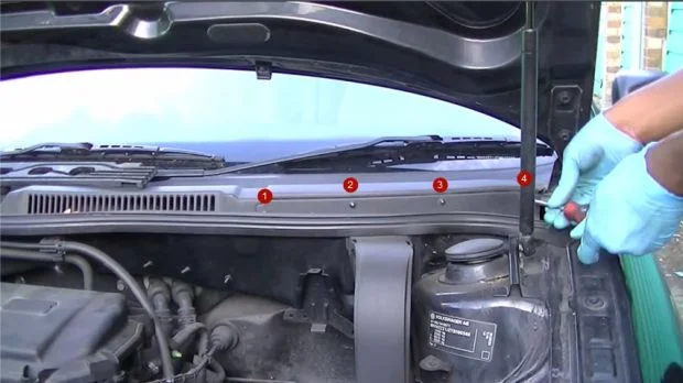 Замена салонного фильтра Гольф 4