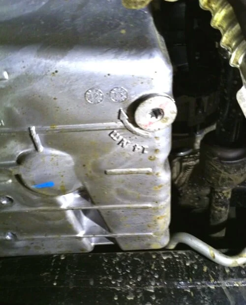 сливная пробка двигателя 1,8 л. F18D4 замена масла Chevrolet F18D4