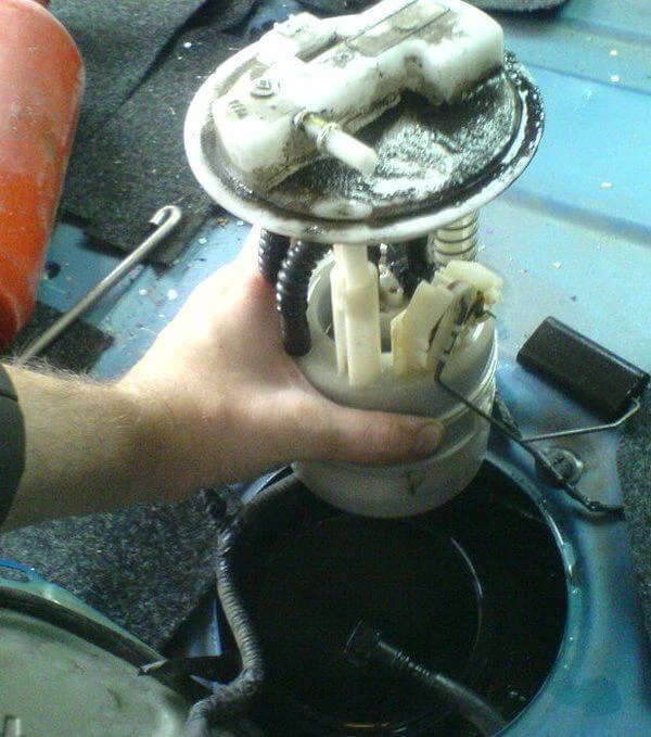 Замена бензонасоса в сборе на Ниссан Ноте