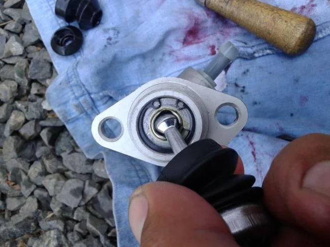 Разборка цилиндра сцепления