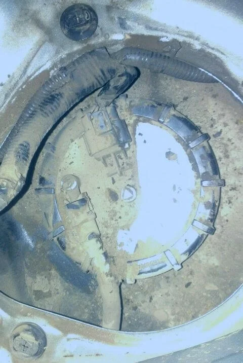 Как заменить бензонасос Ниссан Тиида