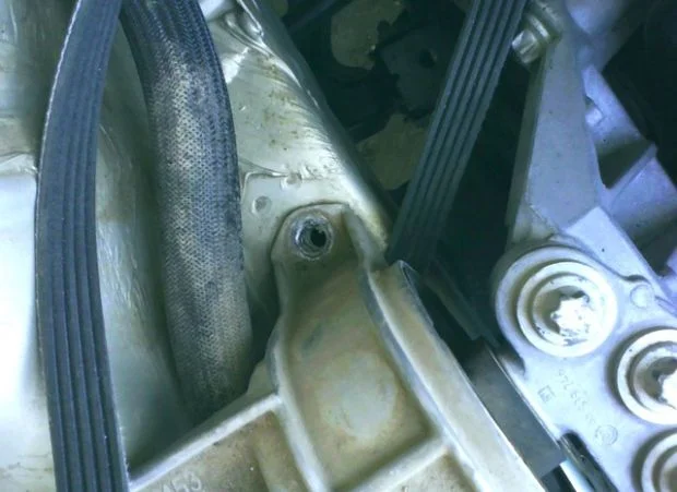 Как заправить навесной ремень генератора в Астре Н как заправить навесной ремень генератора в Астре