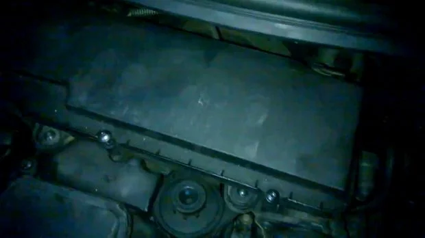 Замена воздушного фильтра Пежо 207