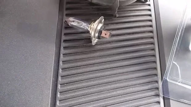 Замена ламп на Мерседесе