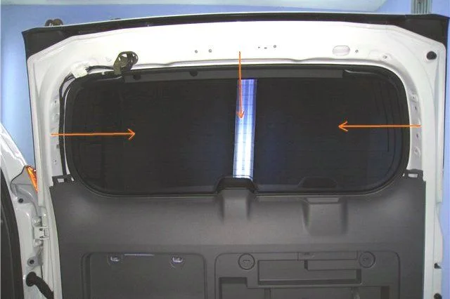 снятие накладок для демонтажа карты двери багажника Прадо 150