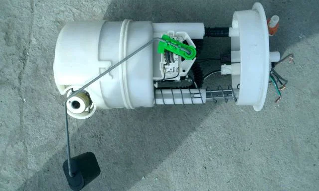 Топливный насос Ниссан Тиида 17040-CH000