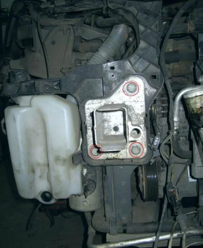 Снятие кронштейна бочка