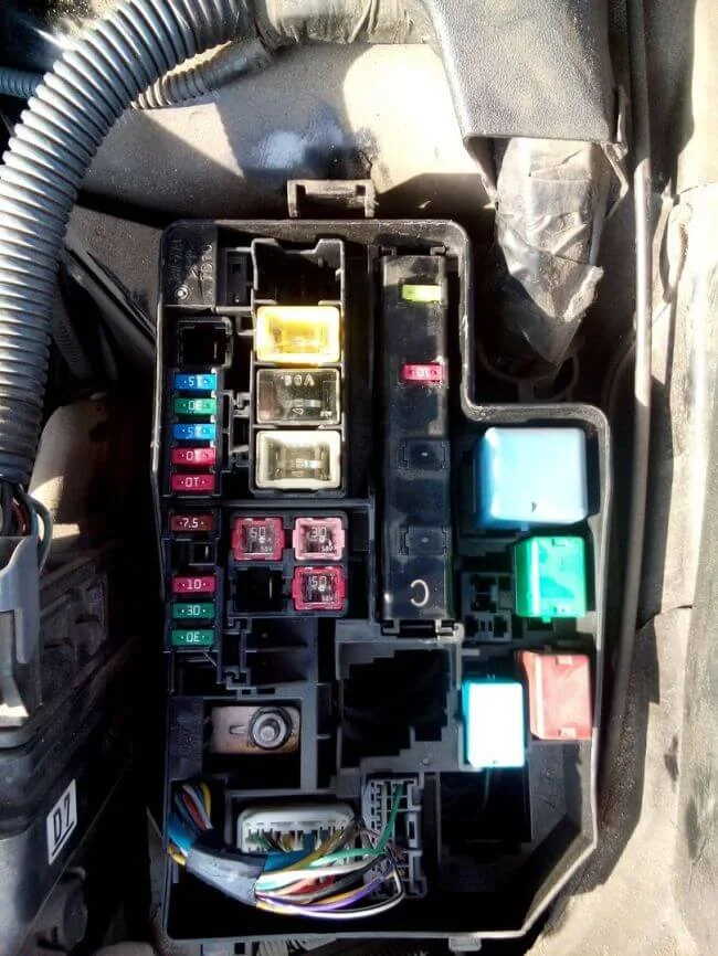 под капотом блок