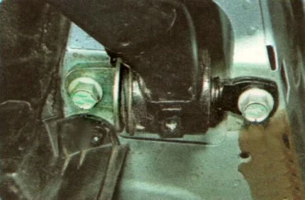 Крепление сайлентблоков к кузову на Шевроле Авео Т300