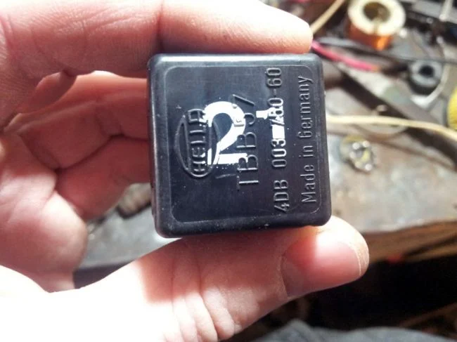 Реле поворотов Ауди 80