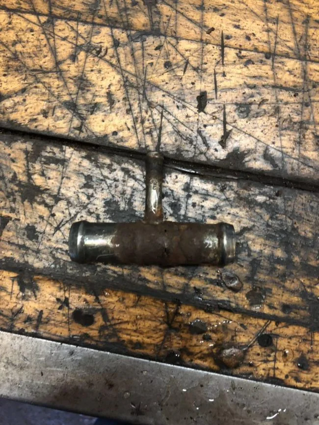 тройник который сгнил