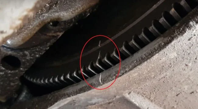 Метка напильником на маховике