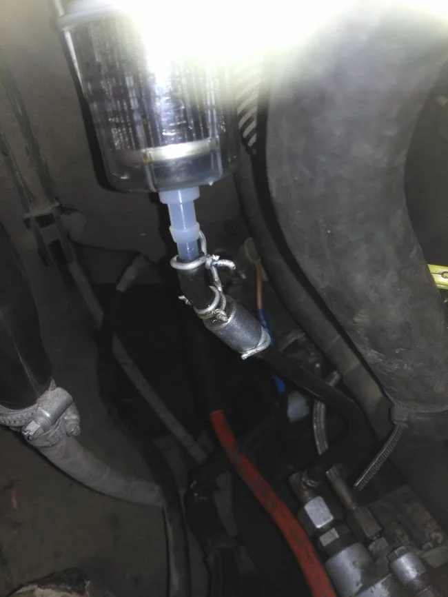 трубка от насоса к усилителю ,клапан