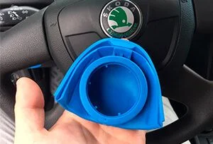 Крышка 6V0955485 в закрытом состоянии состоянии