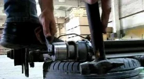 Выпресовка и замена сайлентблоков рычага Шевроле Нива