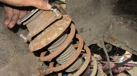 Замена переднего амортизатора ВАЗ 2110