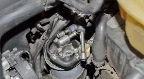 Замена топливного фильтра на Audi A6 C4