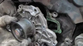 Замена водяной помпы Audi A6