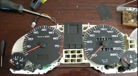 Audi 80, 90 снятие и ремонт приборной панели