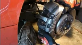 Замена тормозных колодок на BMW e81 135i