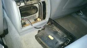 Замена лотка на центральной панели BMW E39