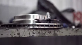 Замена тормозных колодок на БМВ 5 Е39