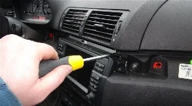 Снятие и замена штатной магнитолы BMW 750