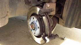 Замена передних колодок на Citroen C4