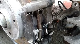 Замена задних тормозных колодок на Citroen C4