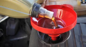 Замена масла в двигателе Hyundai Sonata NF