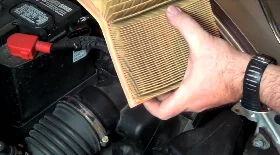 Замена воздушного фильтра Mazda 6