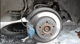 Замена задних тормозных колодок Mercedes-Benz W124